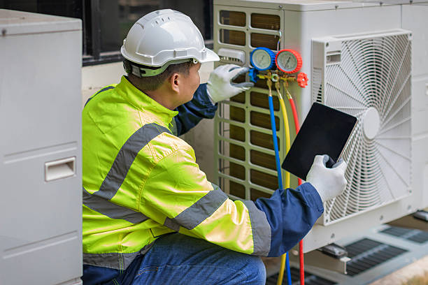 Professional Ductwork Repair technician working in Davis, IL